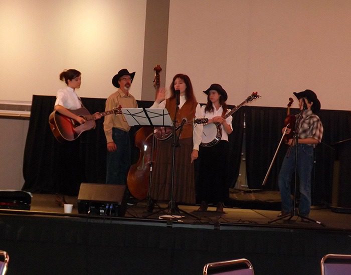Everyone at LauraPalooza loved the old-time musical entertainment from Amber Waves Band. 