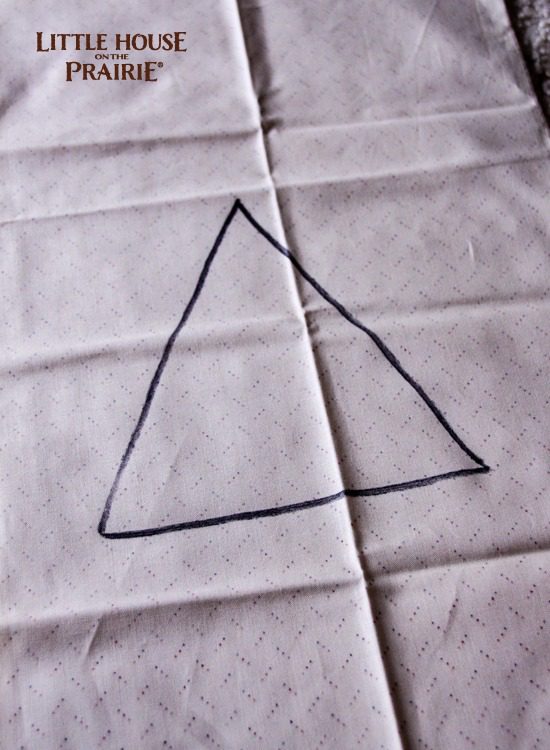 Drawing your Christmas trees on the wrong side of the fabric - prepping the country Christmas table runner pieces!