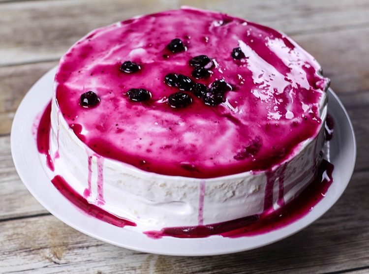 Laura's Wedding Cake Recipe - Traditional and Blueberry Topping Variation