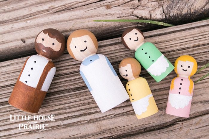 Little House on the Prairie inspired wooden peg dolls - the perfect homemade toys