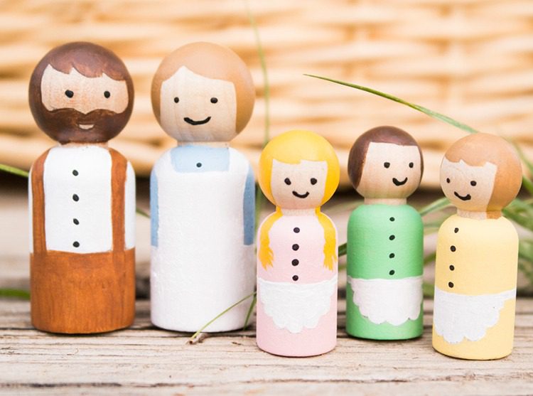 Christmas Tree Shape 10PCs Wood Peg Dolls Wooden Figures DIY Toy Wedding Home People Shapes Mini People Unfinished Wooden DIY Craft Toy Set Decoration Unpainted Blank Wooden Peg People 